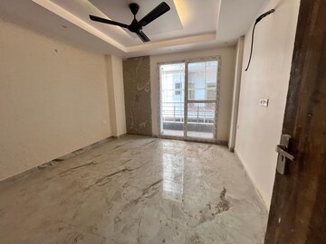 Room in 3 BHK Builder Floor at Sector 107 – for Sale