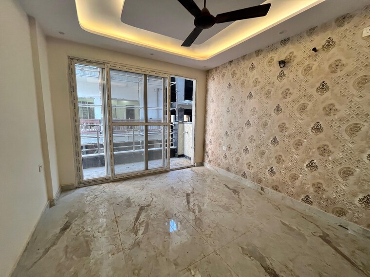 Room, sector 107 3 Bedroom 1400 Sq.Ft. Builder Floor In Sector 107 Noida 9392272