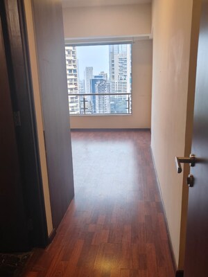 Room in 3 BHK Apartment at Aristo Pearl Residency, Prabhadevi – for Rent