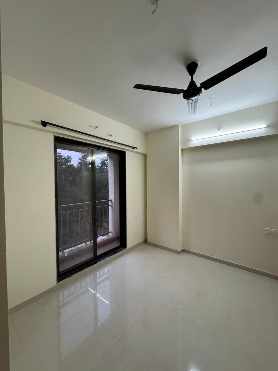 1 BHK + Extra Room Apartment For Rent in K M Horizon Palms
