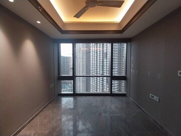 Room in 3 BHK Apartment at Lodha Trump Tower, Worli – for Rent