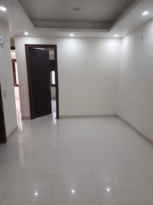 Room in 2 BHK Builder Floor at Sector 15 – for Rent