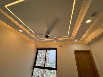 Furnished Amenities in 3 BHK Apartment at M3M Heights, Sector 65 – for Rent