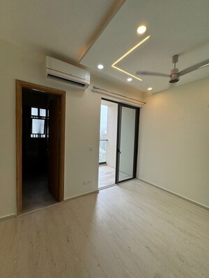 Room in 3 BHK Apartment at M3M Heights, Sector 65 – for Rent