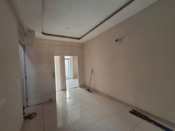 Room in 3 BHK Apartment at Vip Road – for Sale