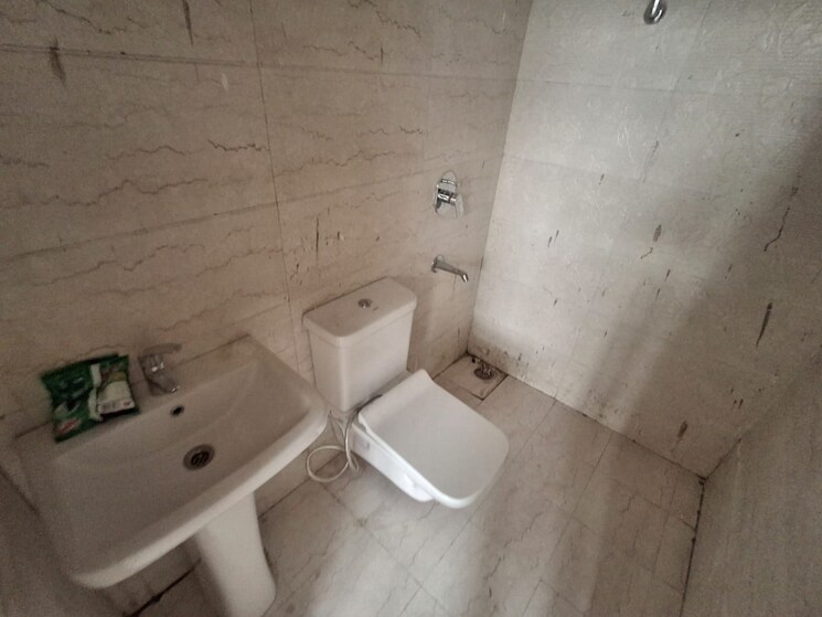 Attached Bathroom, vip road 3 Bedroom 1800 Sq.Ft. Apartment In Vip Road Zirakpur 9392320