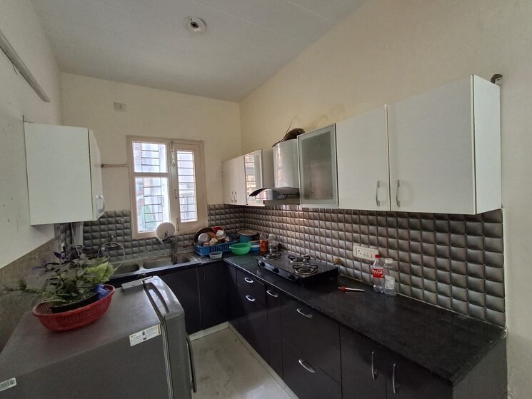 Kitchen, vip road 3 Bedroom 1800 Sq.Ft. Apartment In Vip Road Zirakpur 9392320