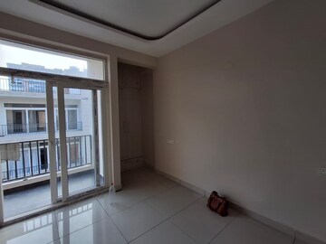 Room in 3 BHK Apartment at Vip Road – for Sale