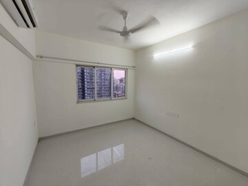 Room in 1 BHK Apartment at Omkar Signet, Malad East – for Rent