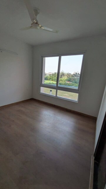 Room in 3 BHK Apartment at Central Park 3 Flower Valley, Sohna Sector 33 – for Sale