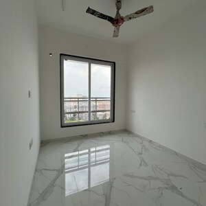 Room in 1 BHK Apartment at Pramanik Walchand Paradise, Kanakia Road – for Rent