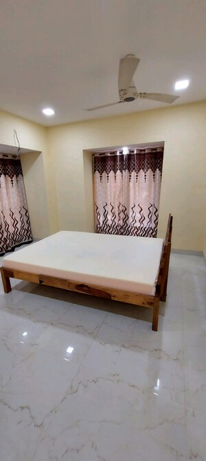 Bedroom in 3 BHK Apartment at Sunny Side Apartment, Andheri West – for Rent
