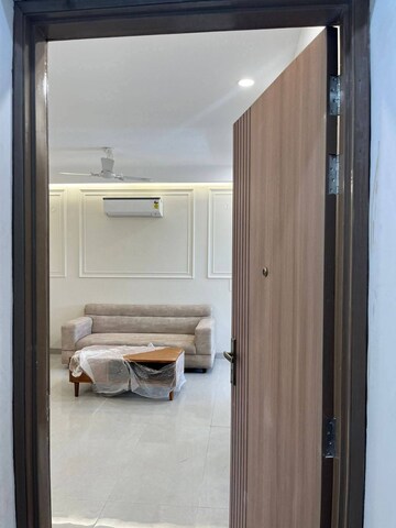 Bathroom in 3 BHK Apartment at Emaar The Palm Drive-The Premier Terraces, Sector 66 – for Rent