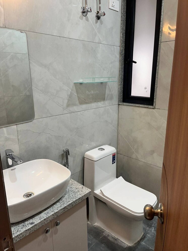 Bathroom, emaar-the-palm-drive-the-premier-terraces 3 Bedroom 2125 Sq.Ft. Apartment In Sector 66 Gurgaon 9392359