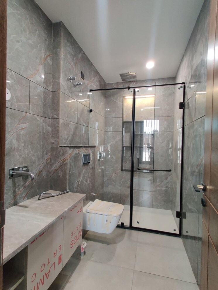 Bathroom, sushant-lok-3 3 Bedroom 2400 Sq.Ft. Builder Floor In Sector 57 Gurgaon 9392395