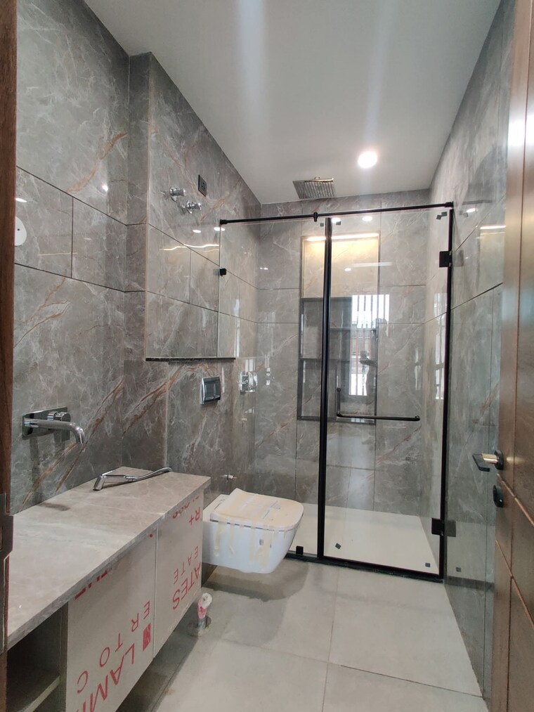 Bathroom, sushant-lok-3 3 Bedroom 2400 Sq.Ft. Builder Floor In Sector 57 Gurgaon 9392395