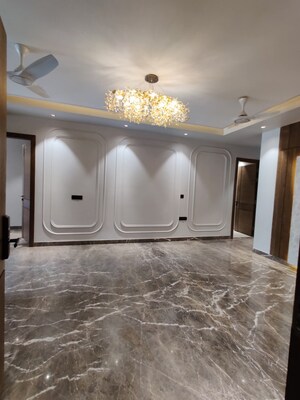 Room in 3 BHK Builder Floor at Sushant Lok 3, Sector 57 – for Sale