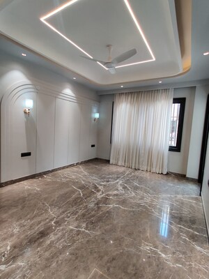 Room in 3 BHK Builder Floor at Sushant Lok 3, Sector 57 – for Sale