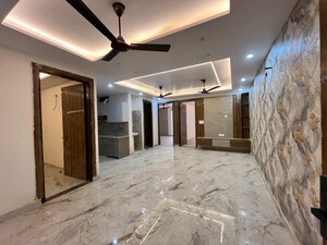 Room in 2 BHK Builder Floor at Sector 107 – for Sale