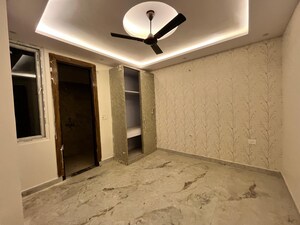 Room in 2 BHK Builder Floor at Sector 107 – for Sale