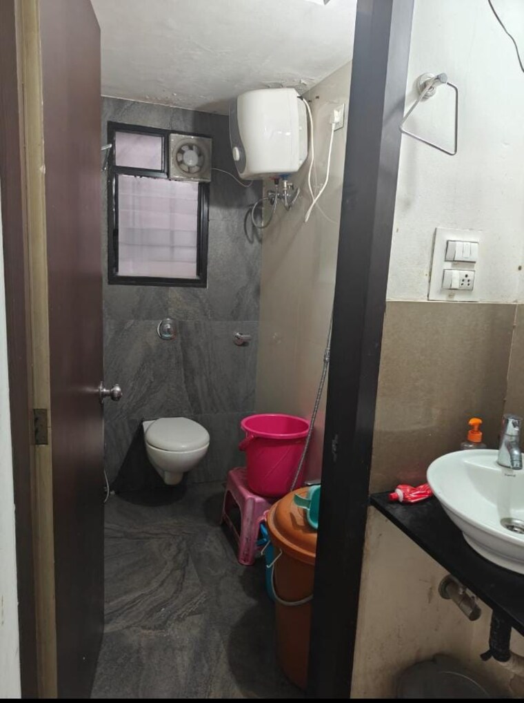 Bathroom, kumbare-township 2 Bedroom 775 Sq.Ft. Apartment In Kothrud Pune 9392419