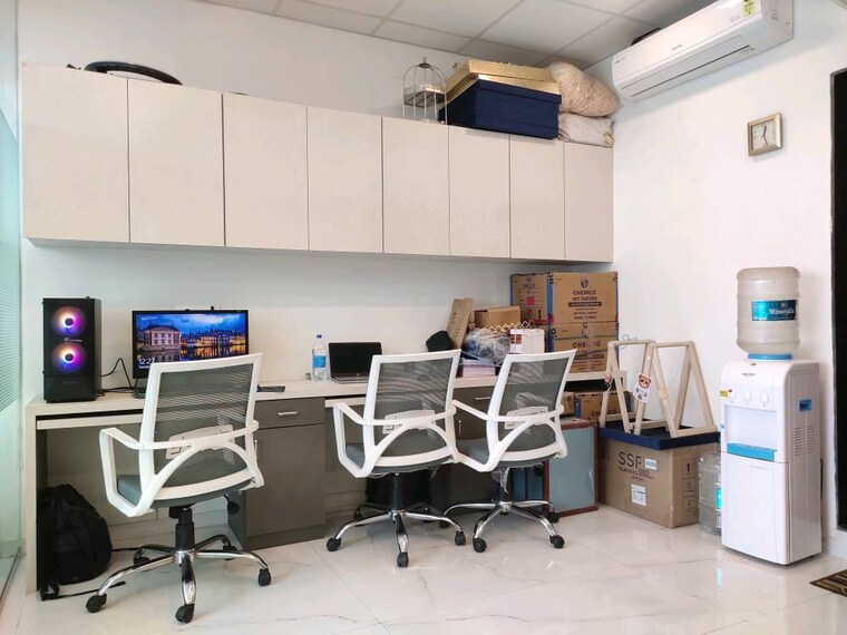 Team Area, kamdhenu-commerz Commercial Office Space 1000 Sq.Ft. In Kharghar Navi Mumbai 9392387