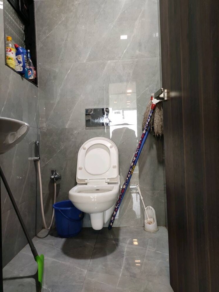 Washroom, kamdhenu-commerz Commercial Office Space 1000 Sq.Ft. In Kharghar Navi Mumbai 9392387
