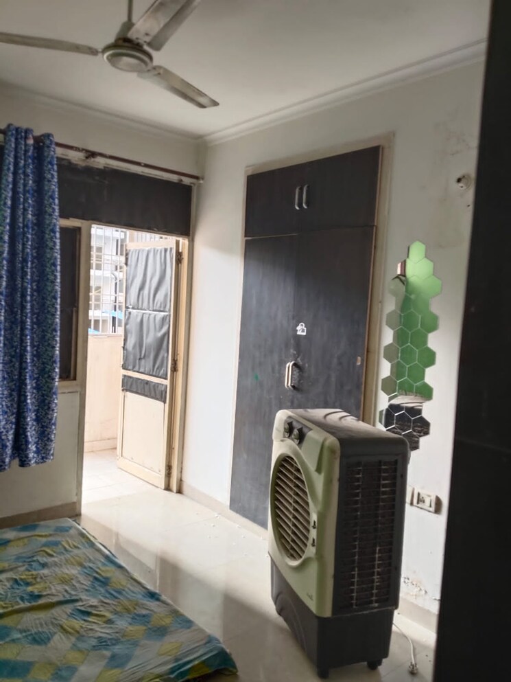 Living Room, mahagun-mascot 2 Bedroom 1085 Sq.Ft. Apartment In Sain Vihar Ghaziabad 9392422