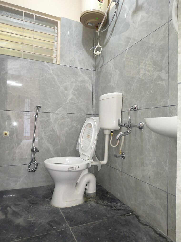 Bathroom, bommanahalli 1 Bedroom 500 Sq.Ft. Penthouse In Bommanahalli Bangalore 9392487