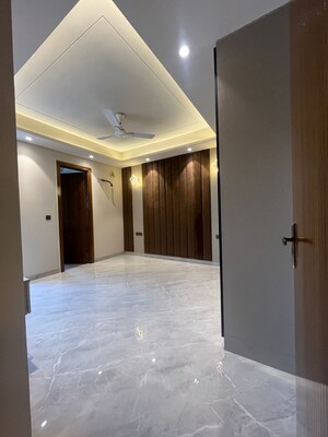 Building Lobby in 4 BHK Builder Floor at Ansal API Esencia, Sector 67 – for Sale