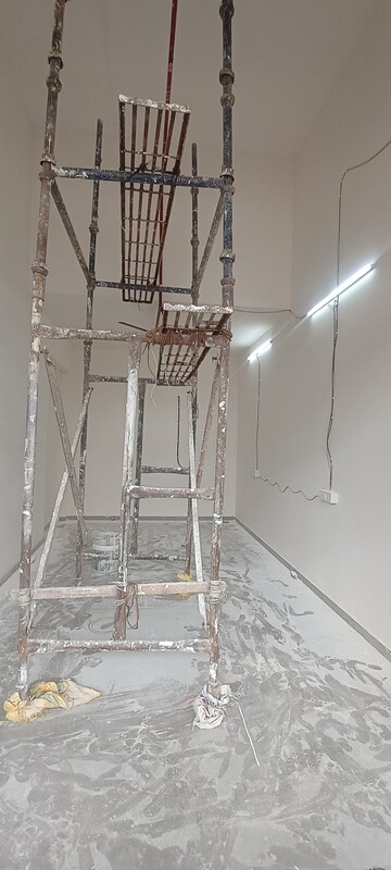 Staircase in  Shop at Everest World Solitare, Kolshet Road – for Rent