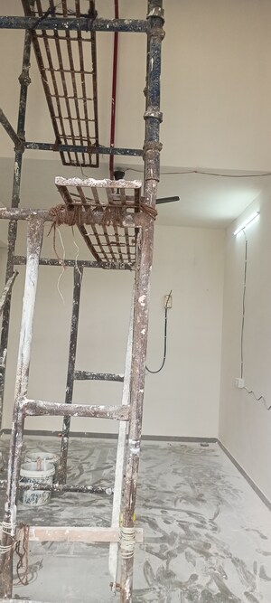 Staircase in  Shop at Everest World Solitare, Kolshet Road – for Rent