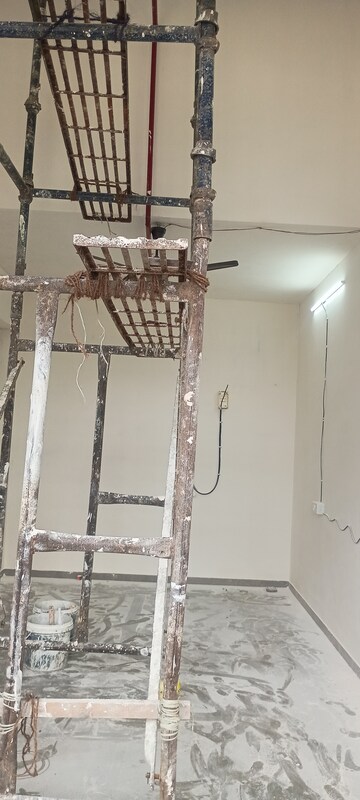 Staircase in  Shop at Everest World Solitare, Kolshet Road – for Rent