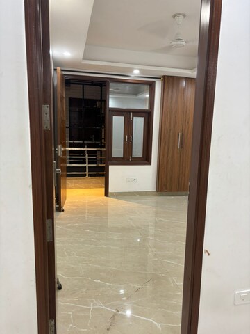 Room in 2 BHK Builder Floor at Saket – for Rent