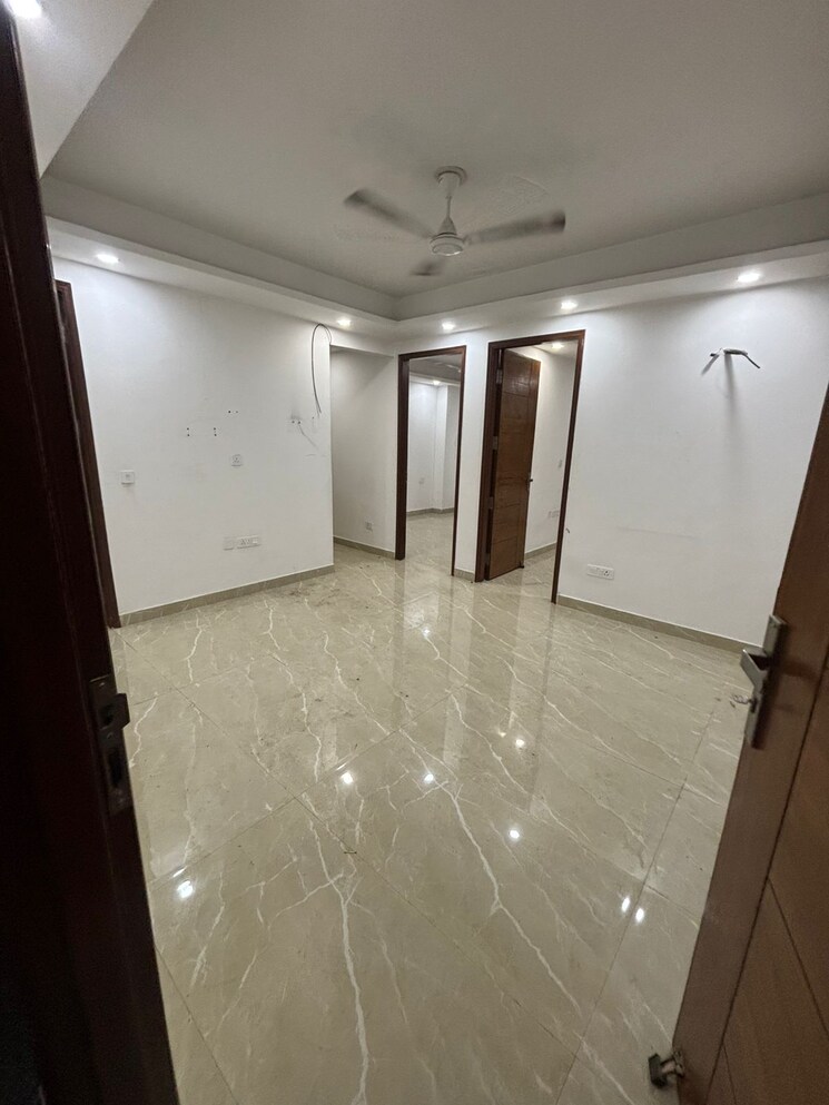 Room, saket 2 Bedroom 900 Sq.Ft. Builder Floor In Saket Delhi 9392498