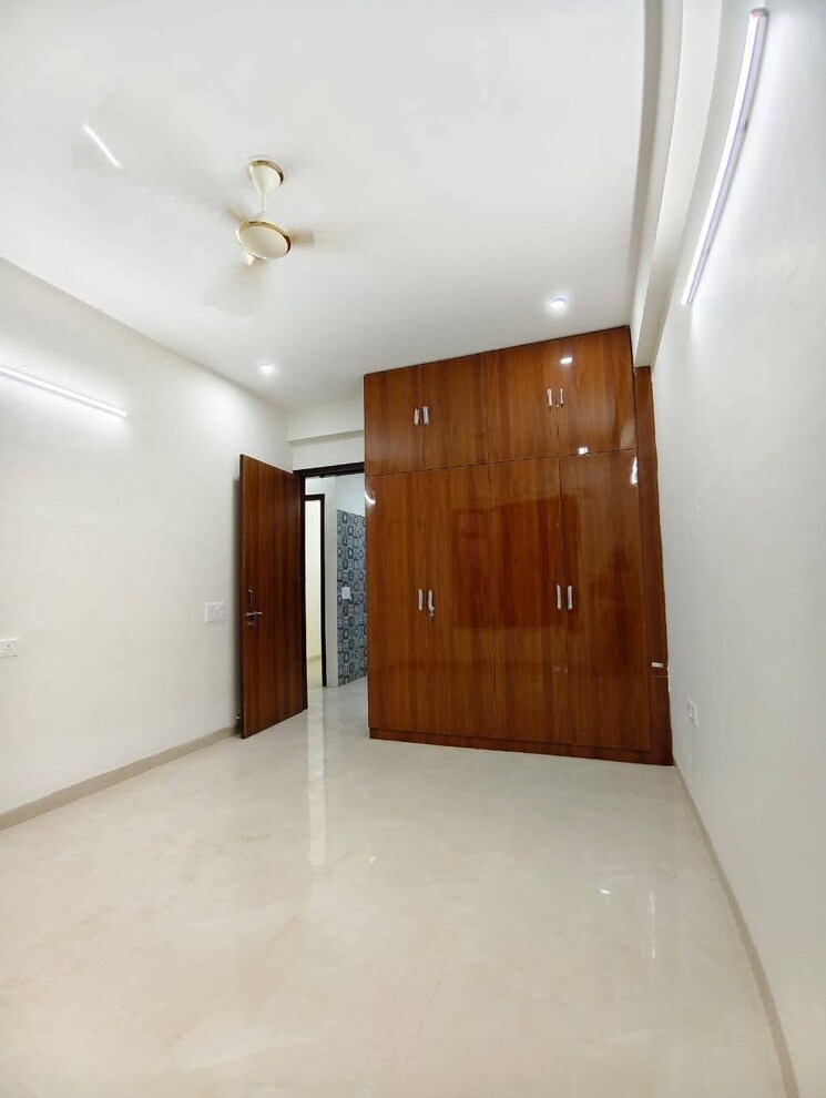 Room, malviya nagar 2 Bedroom 145 Sq.Yd. Builder Floor In Malviya Nagar Delhi 9393254