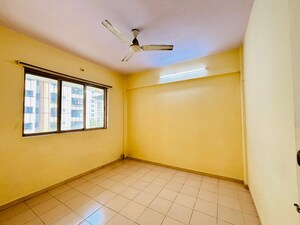 Room in 1 BHK Apartment at Seawoods – for Rent