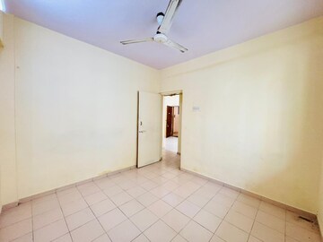 Room in 1 BHK Apartment at Seawoods – for Rent