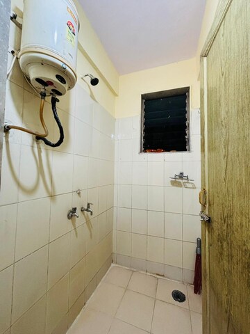 Bathroom in 1 BHK Apartment at Seawoods – for Rent