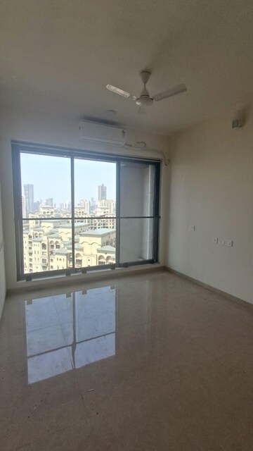 Room in 3 BHK Apartment at Lodha The Park, Worli – for Rent