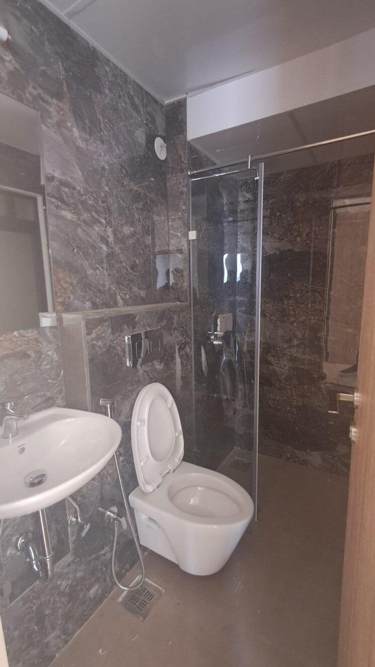 Bathroom, lodha-the-park 3 Bedroom 1356 Sq.Ft. Apartment In Worli Mumbai 9392435