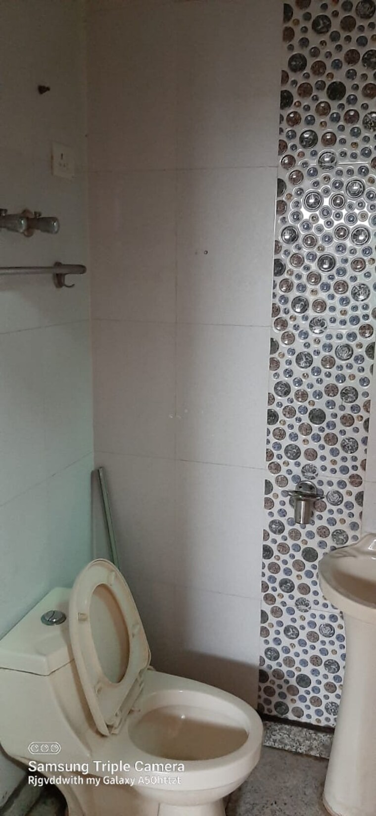 Bathroom, neb sarai 3 Bedroom 1025 Sq.Ft. Builder Floor In Neb Sarai Delhi 9392612