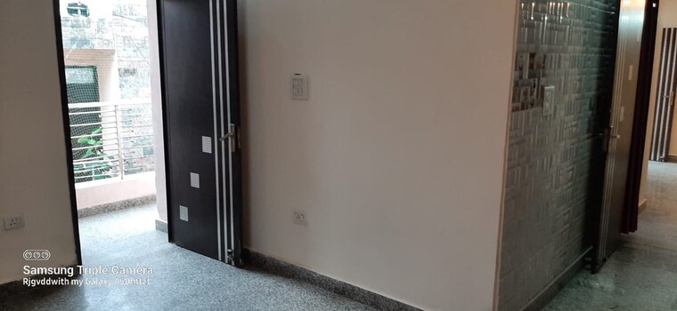 Room, neb sarai 3 Bedroom 1025 Sq.Ft. Builder Floor In Neb Sarai Delhi 9392612