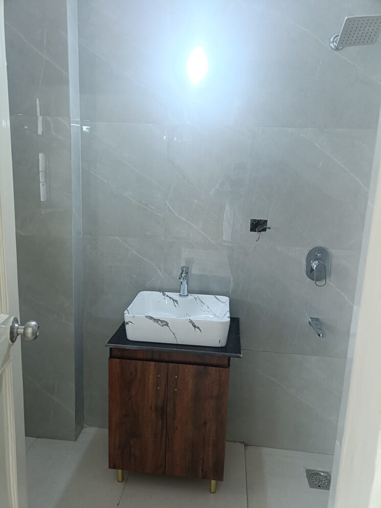 Bathroom, sector 56 2.5 Bedroom 2000 Sq.Ft. Apartment In Sector 56 Gurgaon 9392501