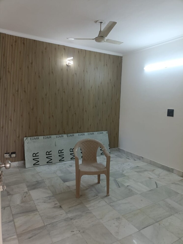 Room, sector 56 2.5 Bedroom 2100 Sq.Ft. Apartment In Sector 56 Gurgaon 9392748
