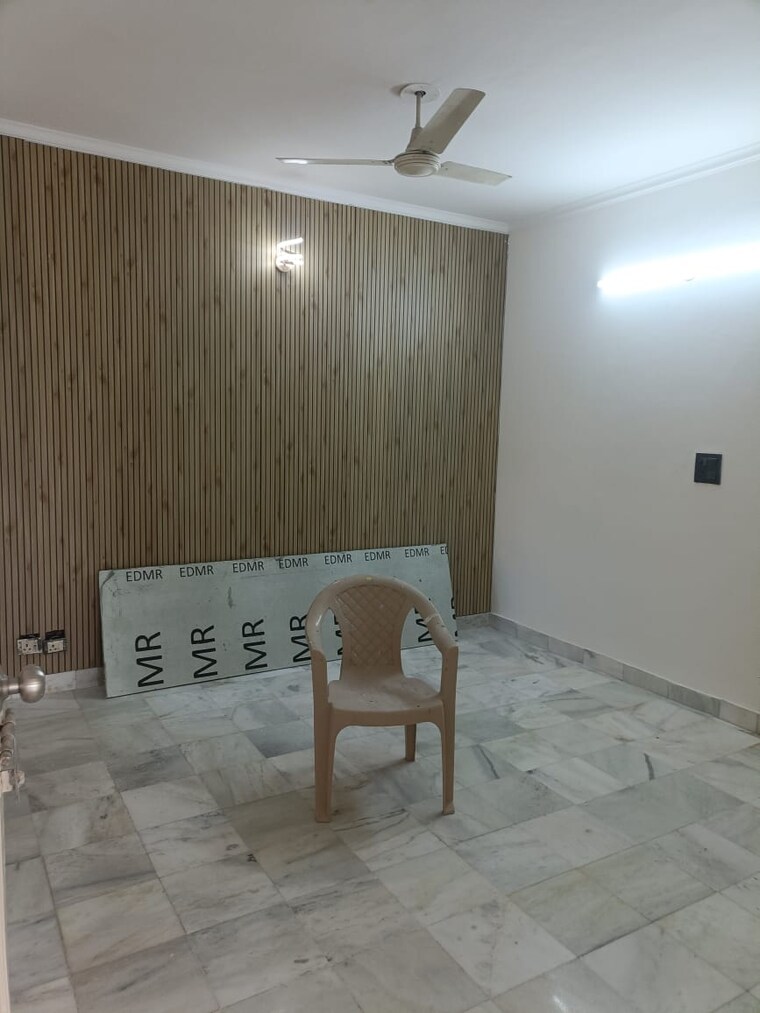 Room, sector 56 2.5 Bedroom 2300 Sq.Ft. Apartment In Sector 56 Gurgaon 9392752