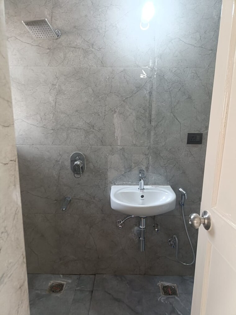 Bathroom, sector 56 2.5 Bedroom 2300 Sq.Ft. Apartment In Sector 56 Gurgaon 9392752