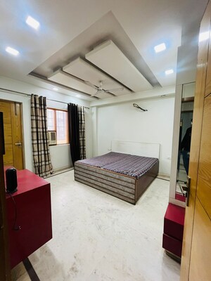 Living Room in 4 BHK Builder Floor at Sector 40 – for Rent