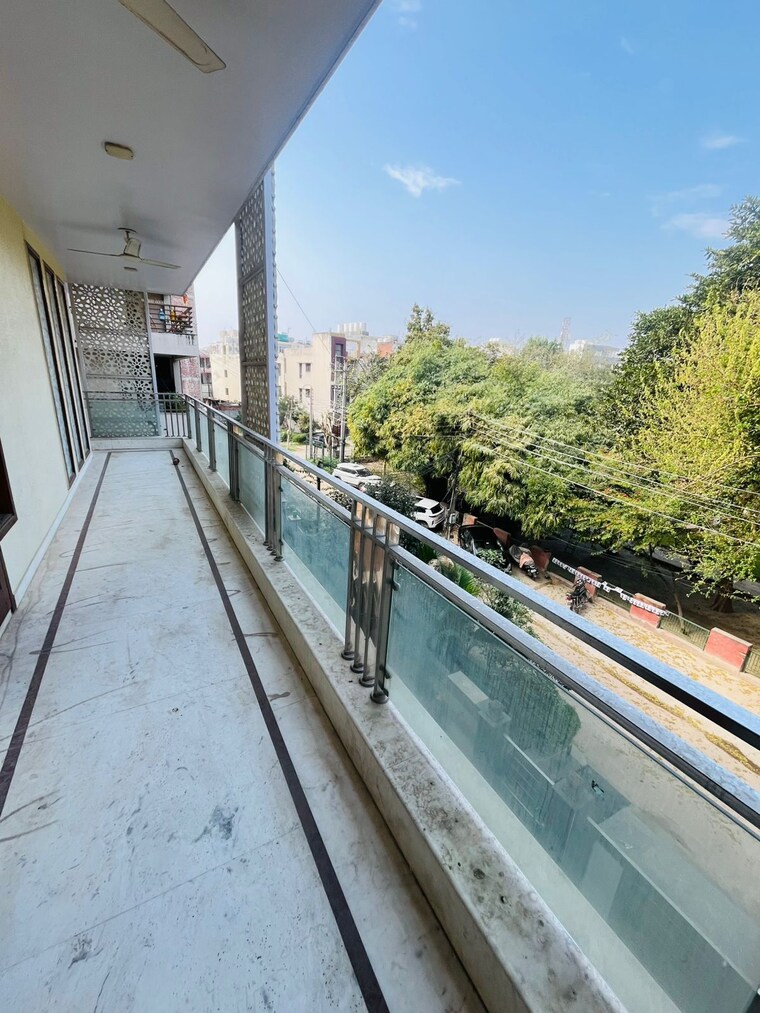 Balcony, sector 40 4 Bedroom 2700 Sq.Ft. Builder Floor In Sector 40 Gurgaon 9392626