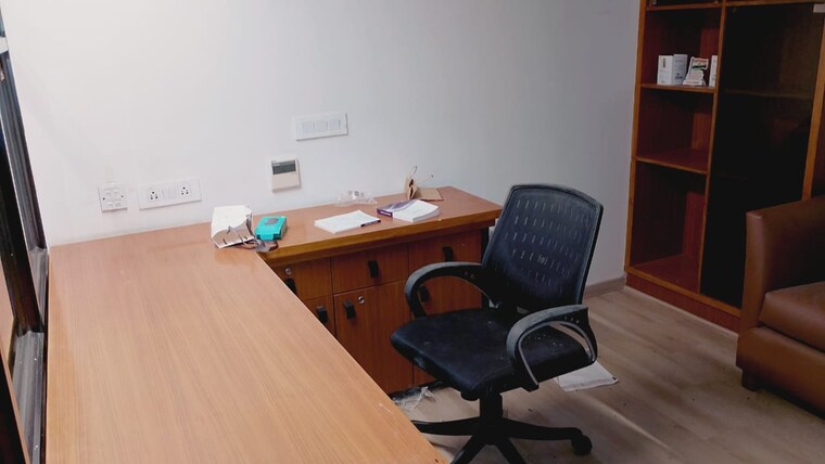 Team Area, ithums-62 Commercial Office Space in IT/SEZ 1050 Sq.Ft. In Sector 62 Noida 9392653